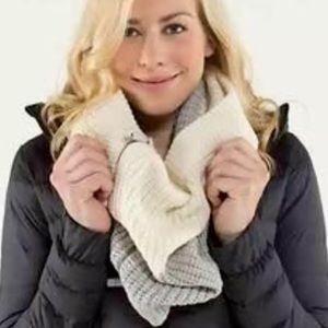 Lululemon Wool Neck warmer